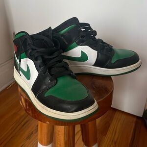 Air Jordan 1  women’s size 8/ men’s 6.5